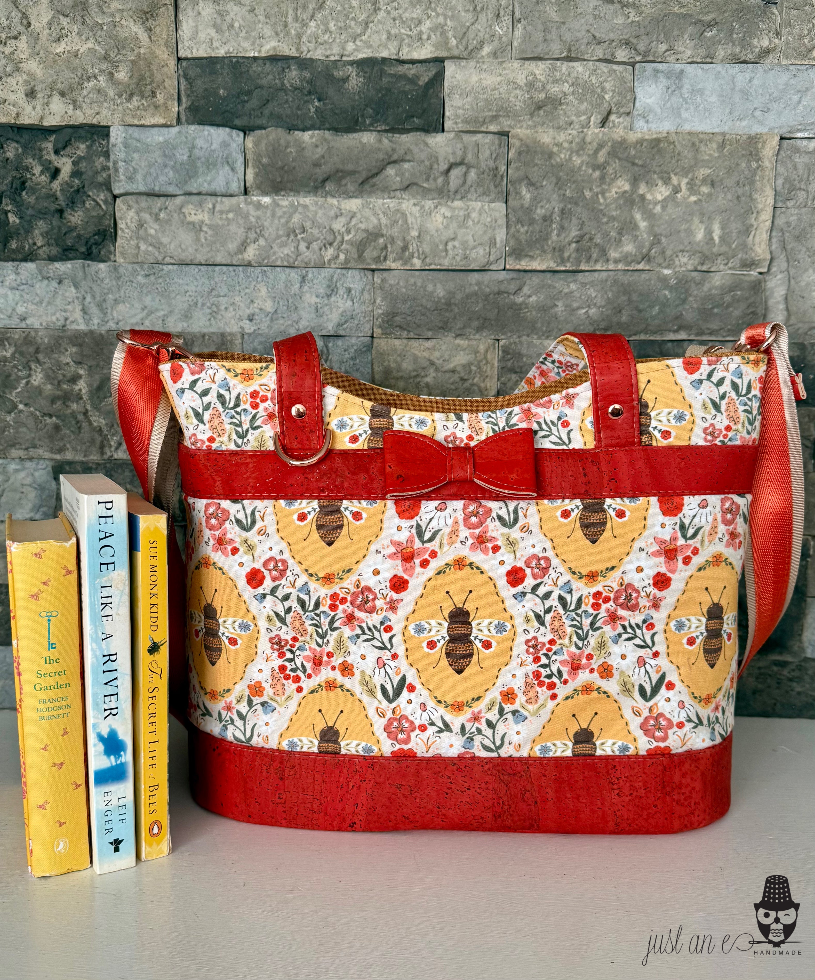 Springtime Bee Tote-Style Bag