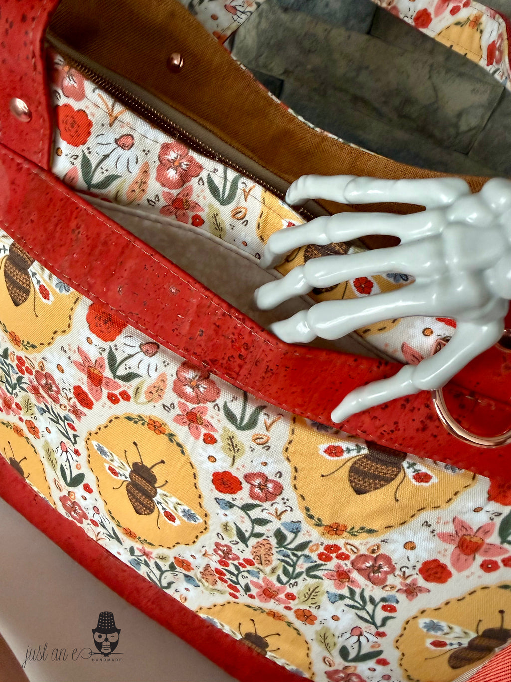 Springtime Bee Tote-Style Bag