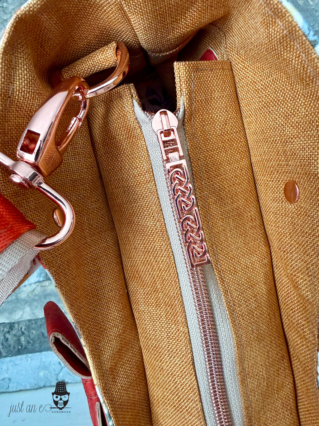 Springtime Bee Tote-Style Bag